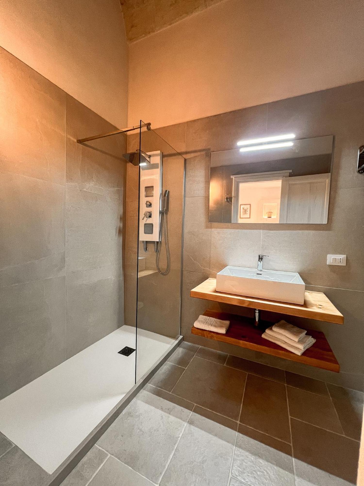 Lizzanello San Lorenzo Camere&Suites المظهر الخارجي الصورة
